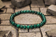 Load image into Gallery viewer, Malachite Bracelet (6mm)
